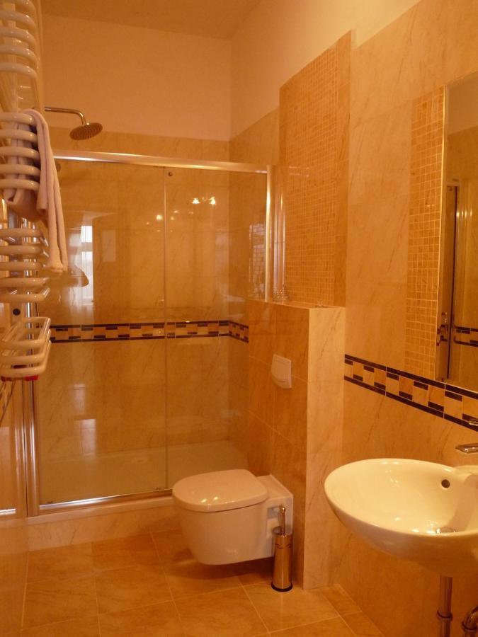 Bed and Breakfast Rezydencja Cleopatra Люблин Номер фото